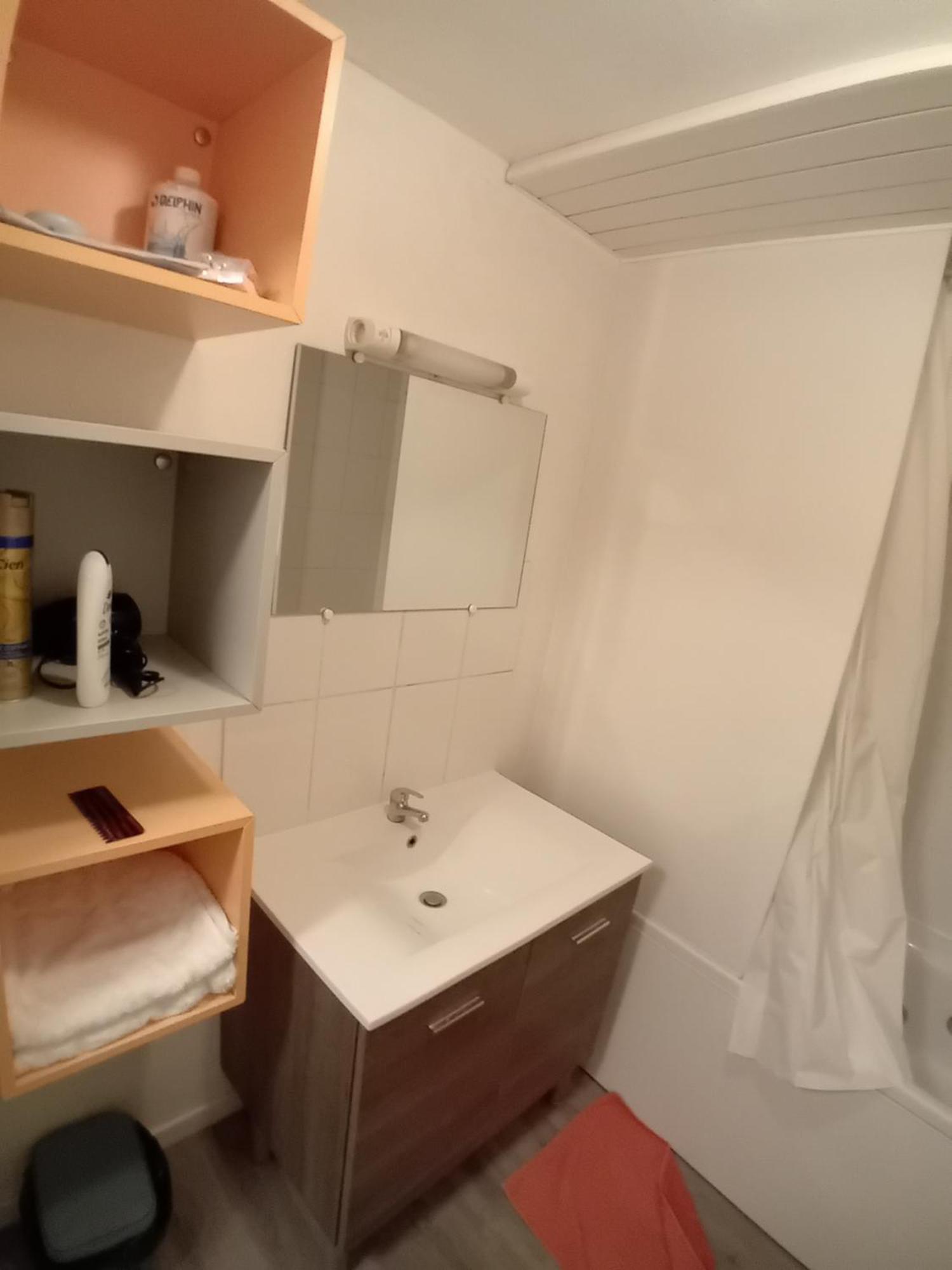 Appart Chartreux Baignoire Massante ,A 3 Minutes Du Centre En Bus! 2 Etoiles Atout France Voiron Exteriör bild