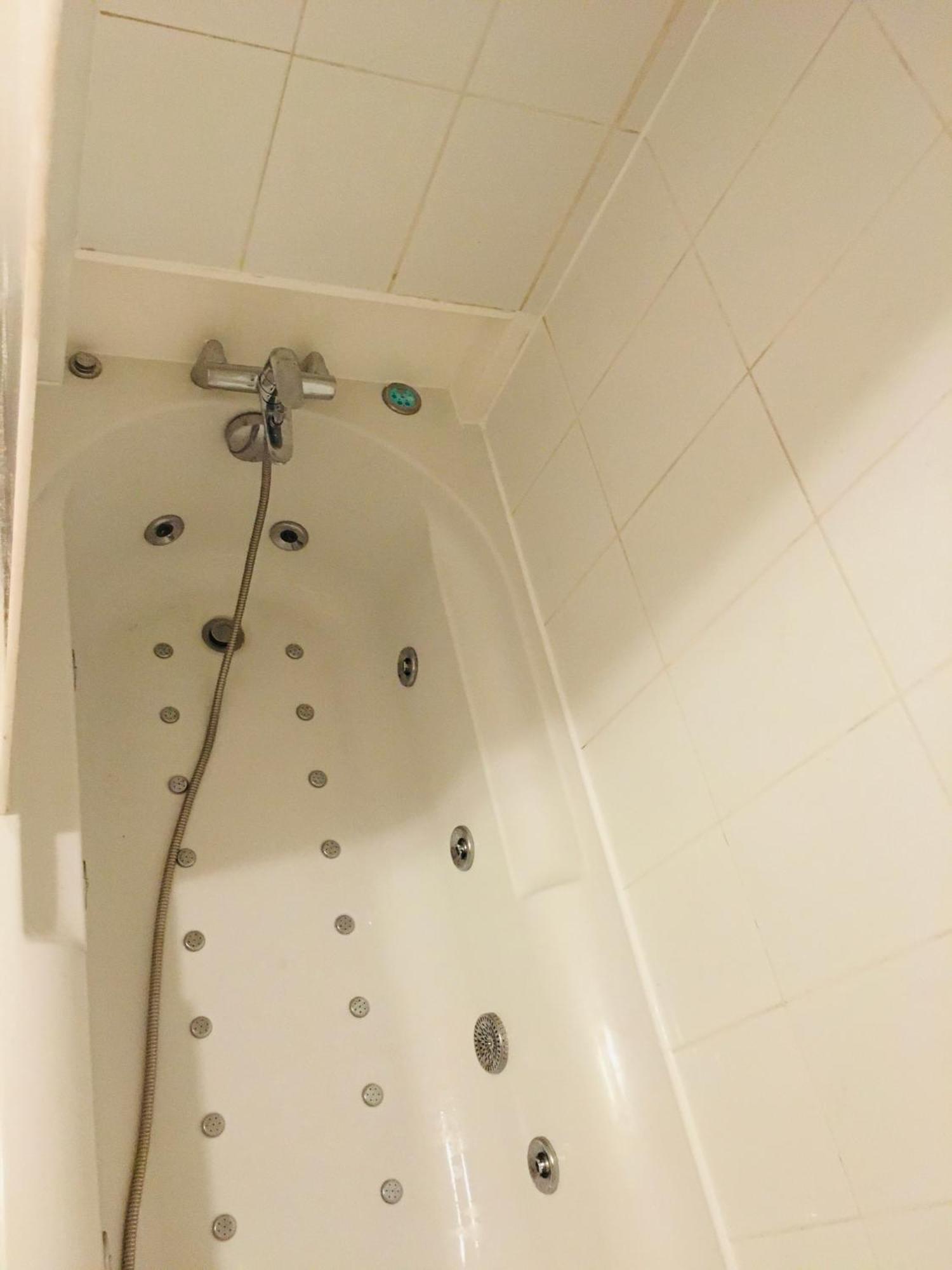 Appart Chartreux Baignoire Massante ,A 3 Minutes Du Centre En Bus! 2 Etoiles Atout France Voiron Exteriör bild
